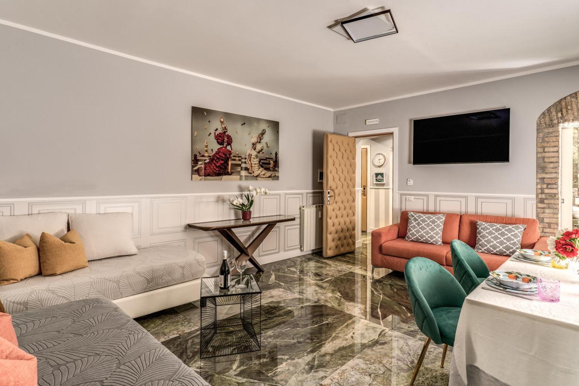 Spanish Step Dream & Cozy Casa Roma