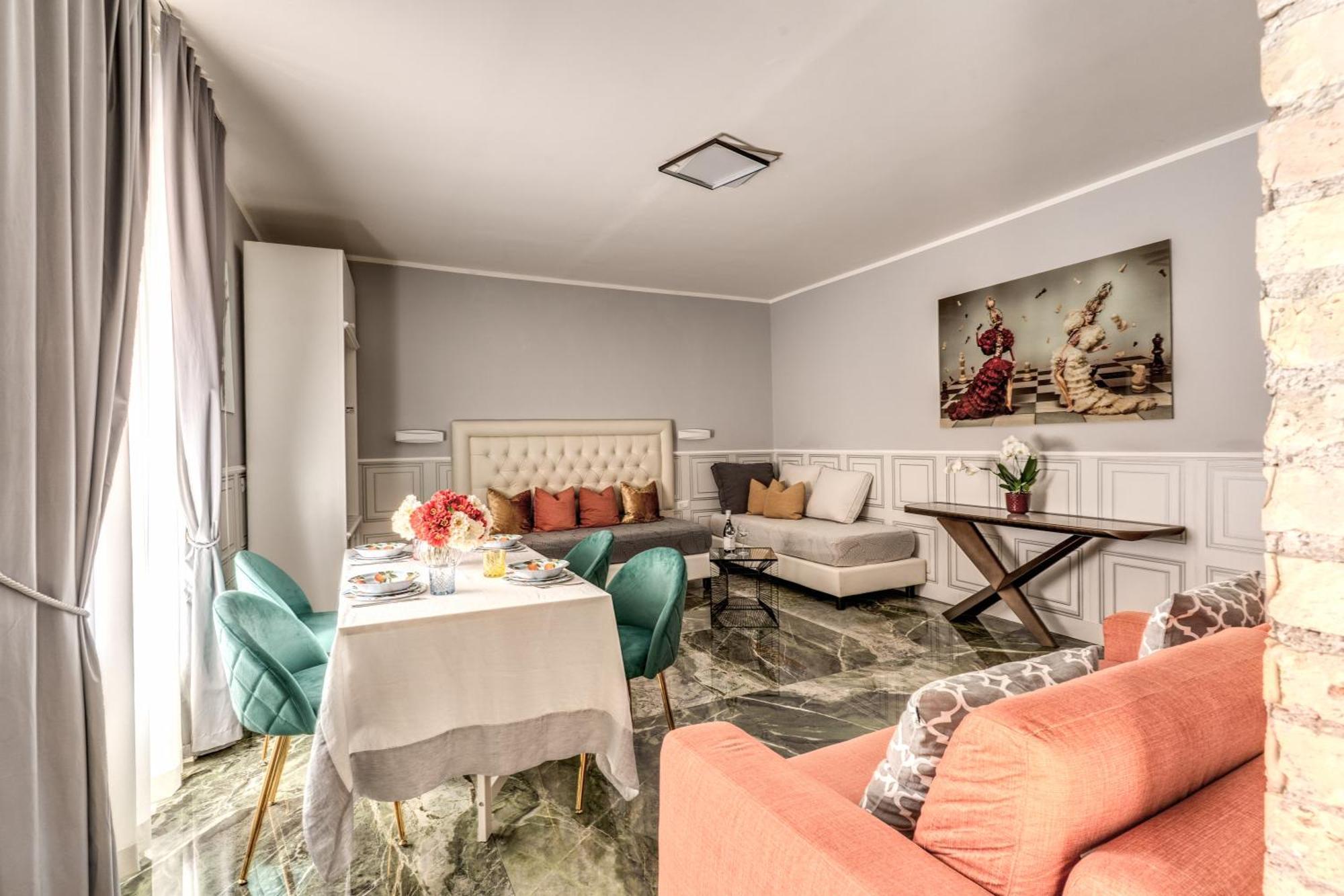 Spanish Step Dream & Cozy Casa