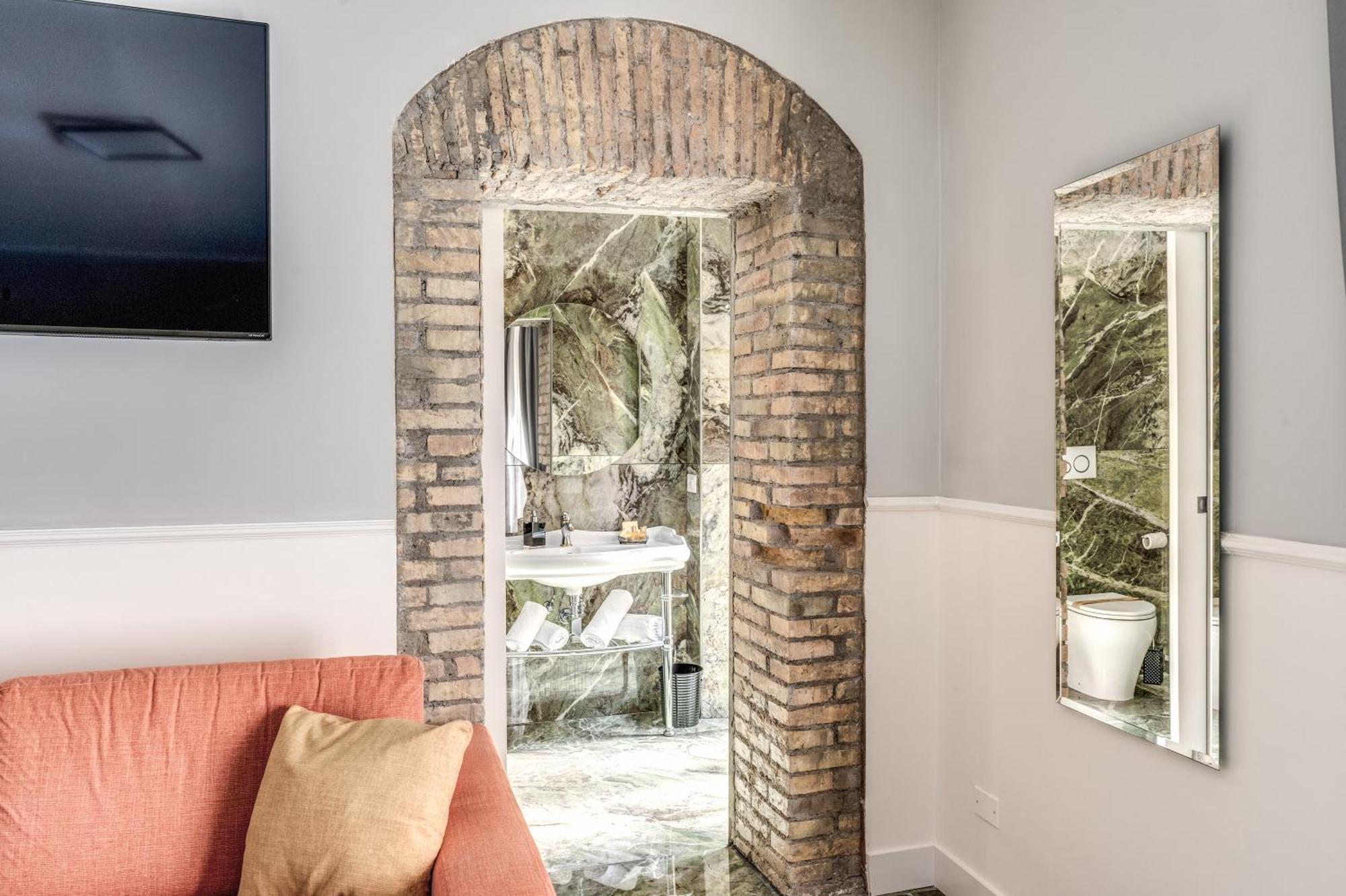 Spanish Step Dream & Cozy Casa